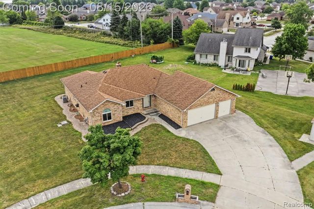 15690 Deepwood Court, Fraser, MI 48026