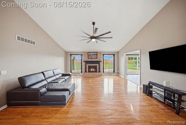 15690 Deepwood Court, Fraser, MI 48026
