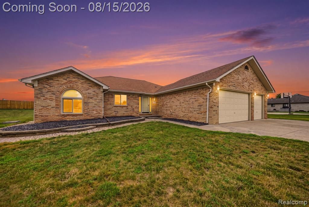 15690 Deepwood Court, Fraser, MI 48026
