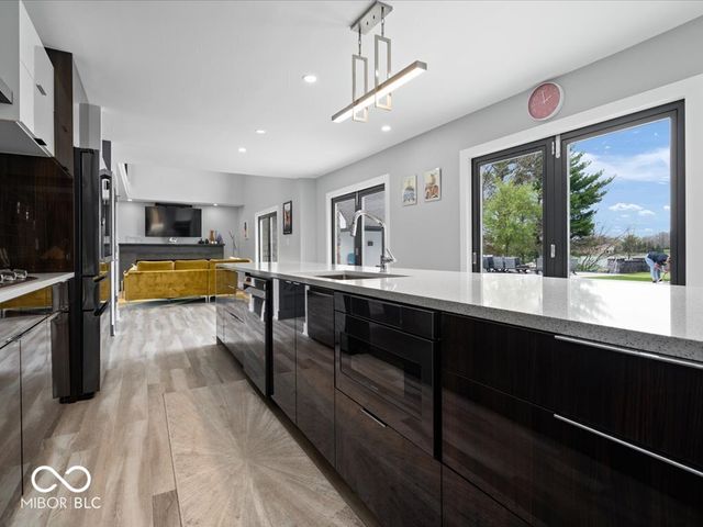 5720 N Sugar Hills Drive, Greenfield, IN 46140