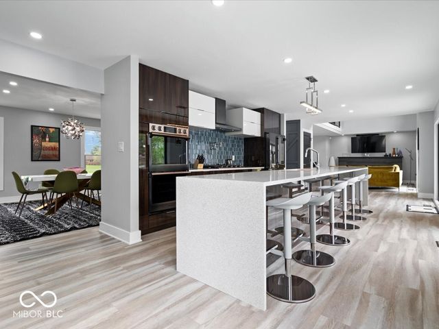 5720 N Sugar Hills Drive, Greenfield, IN 46140