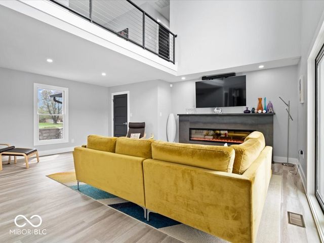 5720 N Sugar Hills Drive, Greenfield, IN 46140