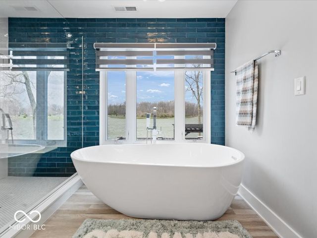 5720 N Sugar Hills Drive, Greenfield, IN 46140