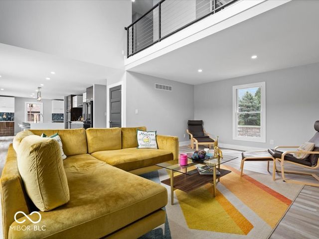 5720 N Sugar Hills Drive, Greenfield, IN 46140