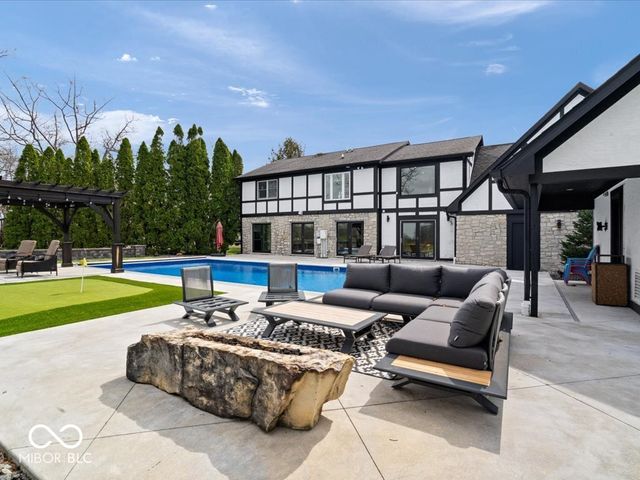 5720 N Sugar Hills Drive, Greenfield, IN 46140
