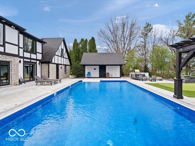 5720 N Sugar Hills Drive, Greenfield, IN 46140