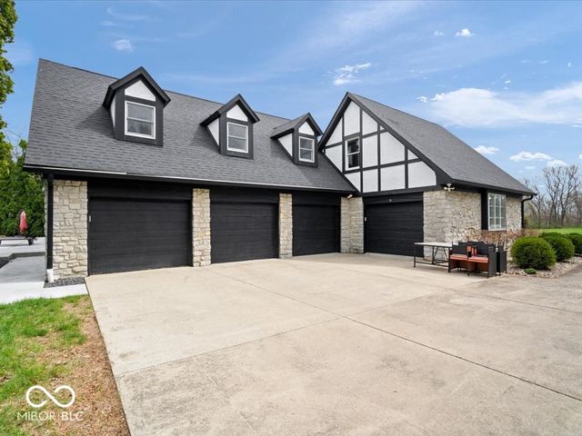 5720 N Sugar Hills Drive, Greenfield, IN 46140