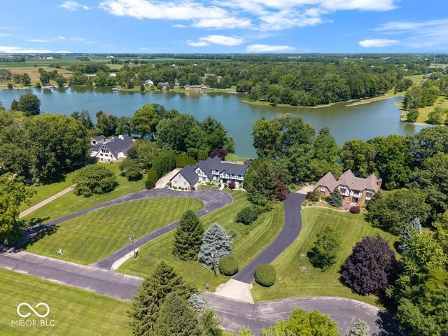 5720 N Sugar Hills Drive, Greenfield, IN 46140