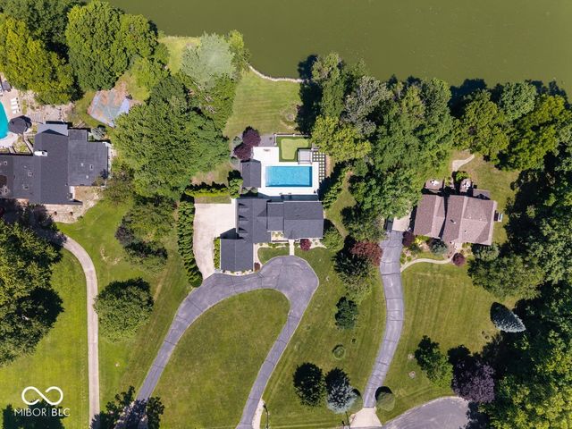 5720 N Sugar Hills Drive, Greenfield, IN 46140