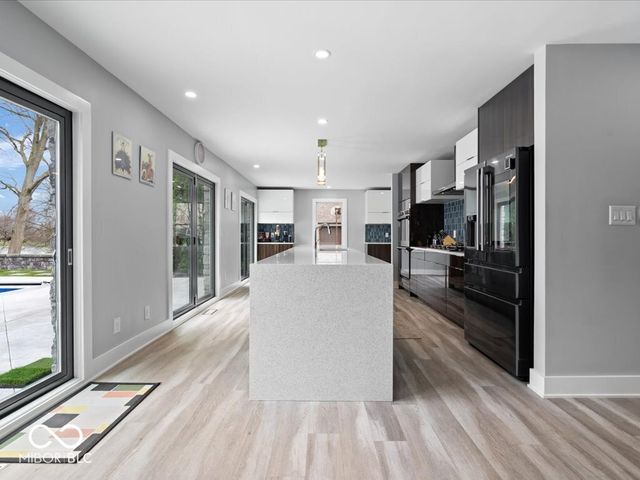 5720 N Sugar Hills Drive, Greenfield, IN 46140