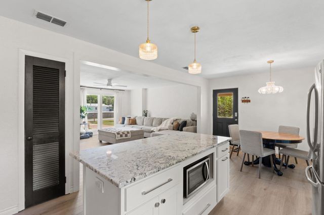 16088 SE Johnson Street, Blountstown, FL 32424