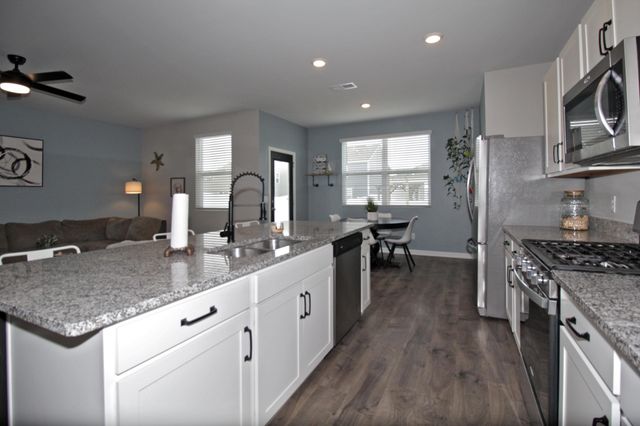 1169 Barry Baker Ln, White House, TN 37188