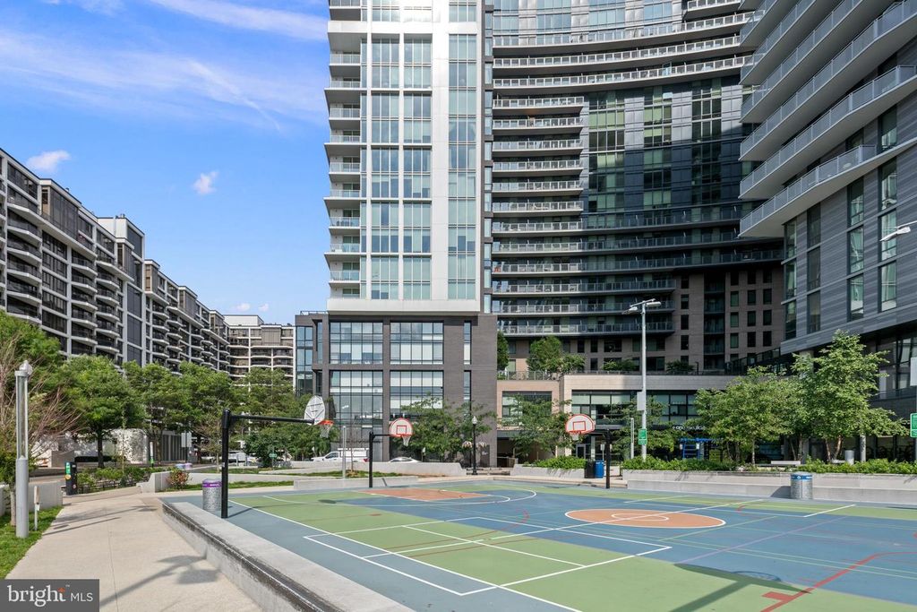 1781 N PIERCE ST #702, Arlington, VA 22209