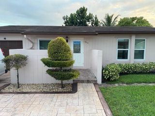 8210 SW 4rth ct, North Lauderdale, FL 33068