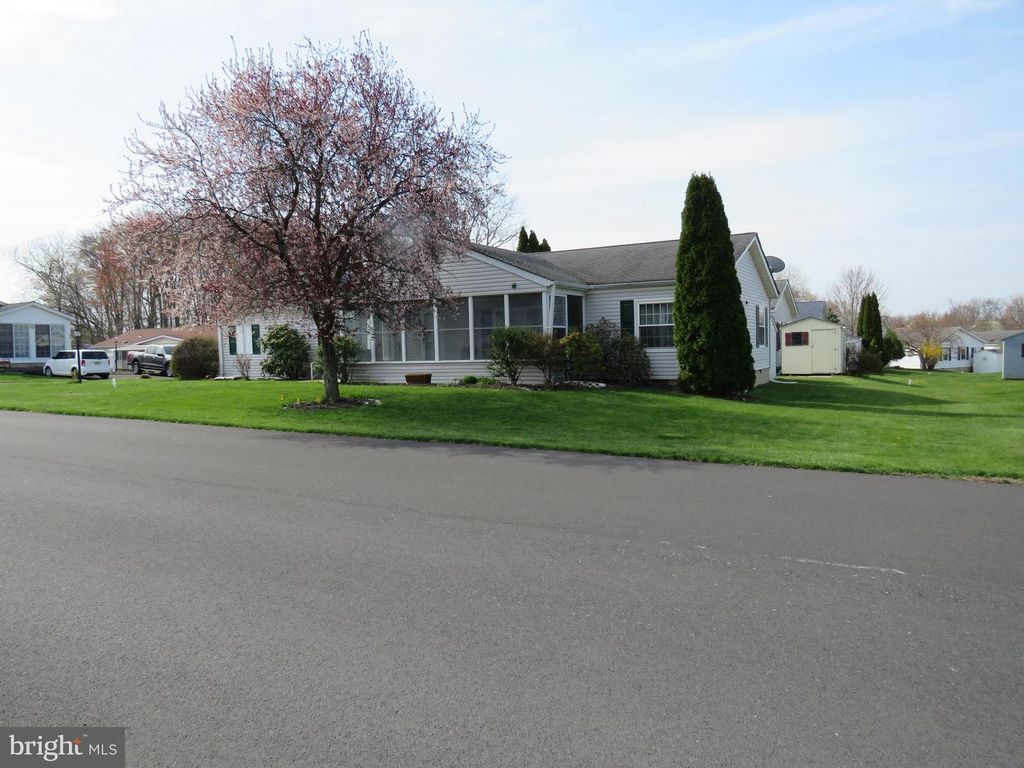 505 GOLDENROD XING W, New Hope, PA 18938
