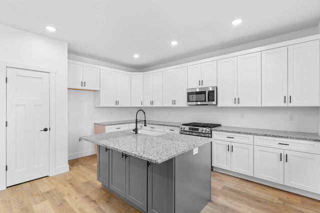 1436 N Carter Way, Republic, MO 65738