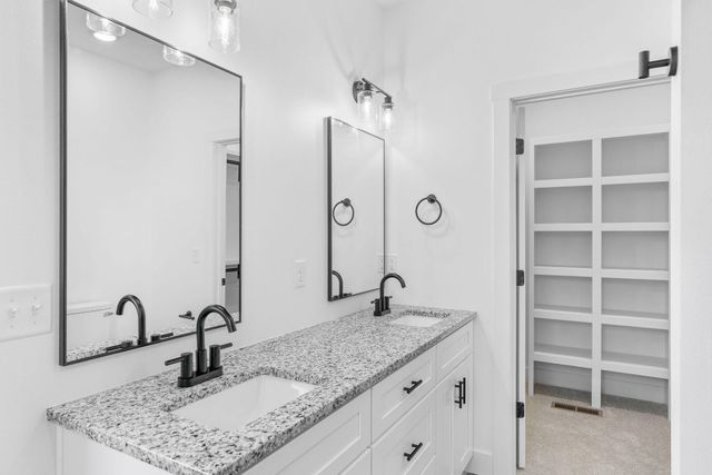 1436 N Carter Way, Republic, MO 65738