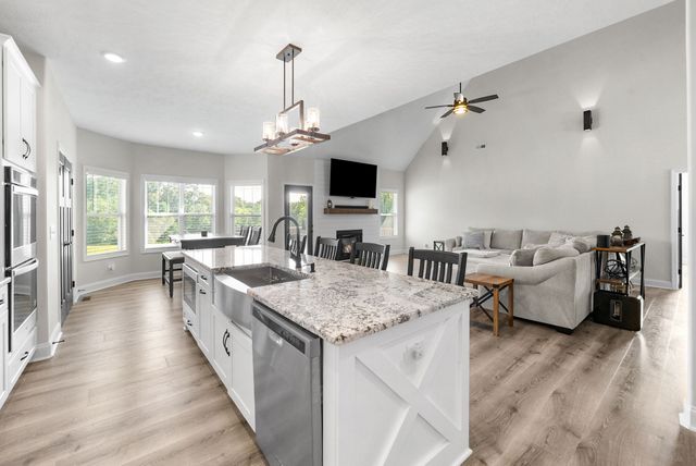1387 Southside Rd, Southside, TN 37171