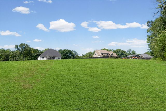 1387 Southside Rd, Southside, TN 37171