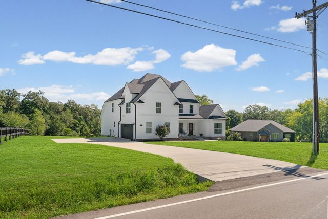1387 Southside Rd, Southside, TN 37171