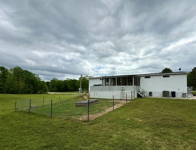 8750 Pinehaven Drive, Keithville, LA 71047