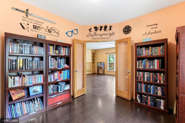 6911 Cambridge Road, Shakopee, MN 55379