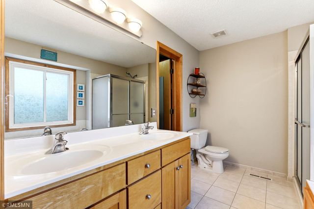 6911 Cambridge Road, Shakopee, MN 55379
