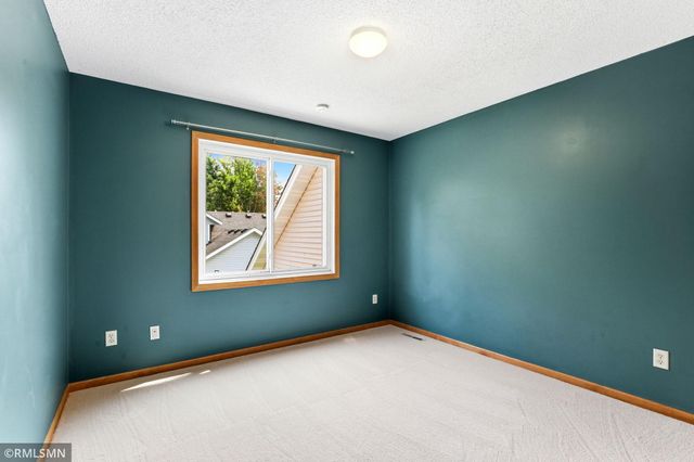 6911 Cambridge Road, Shakopee, MN 55379