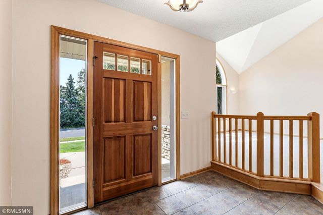 6911 Cambridge Road, Shakopee, MN 55379