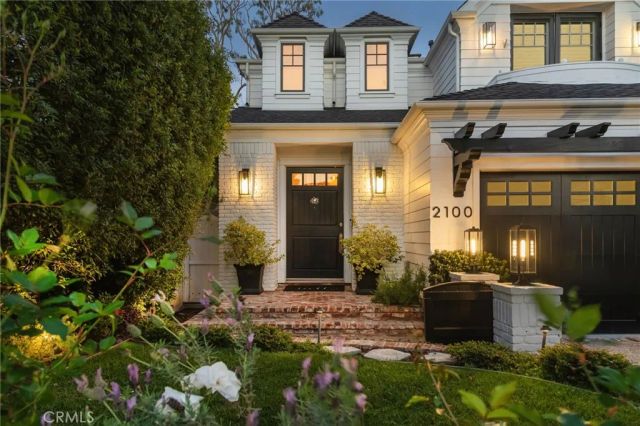 2100 Pine Ave, Manhattan Beach, CA 90266