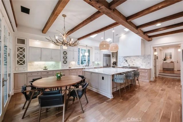 2100 Pine Ave, Manhattan Beach, CA 90266