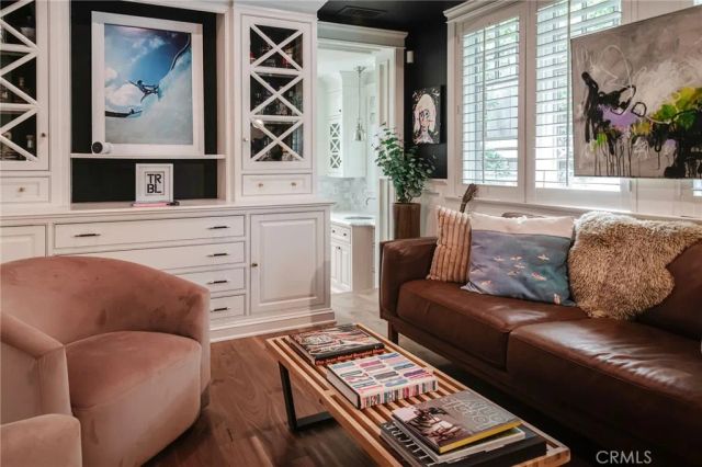 2100 Pine Ave, Manhattan Beach, CA 90266