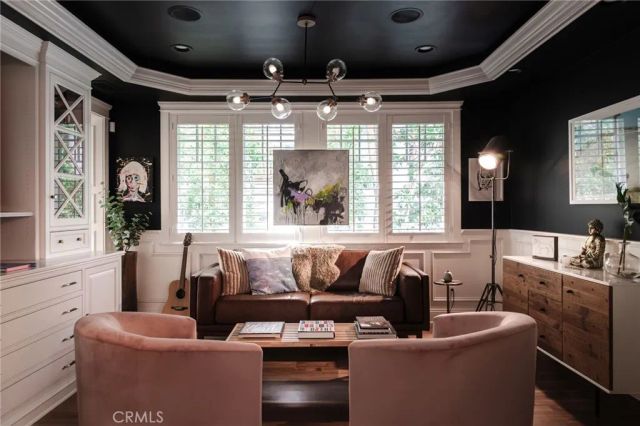 2100 Pine Ave, Manhattan Beach, CA 90266