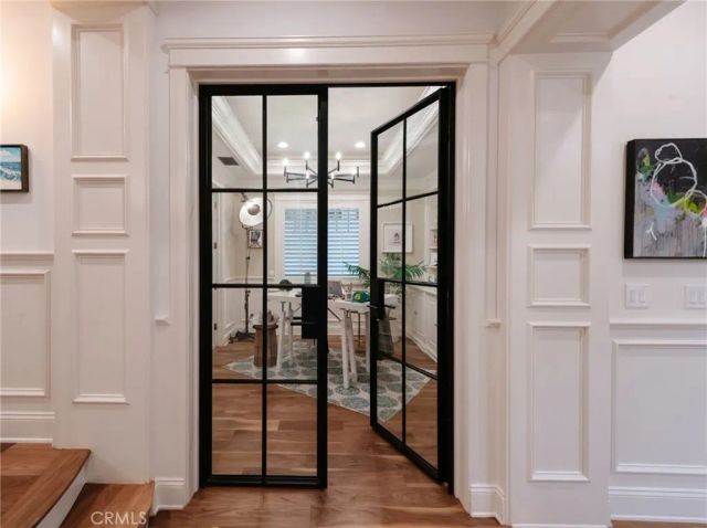 2100 Pine Ave, Manhattan Beach, CA 90266