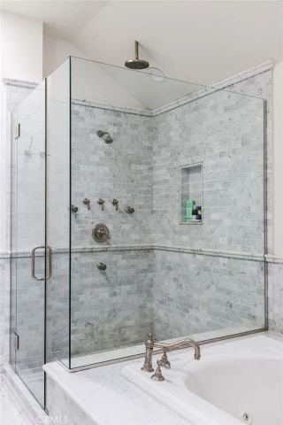 2100 Pine Ave, Manhattan Beach, CA 90266