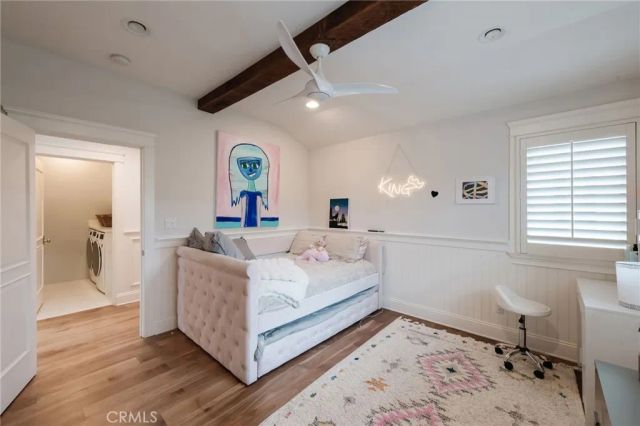 2100 Pine Ave, Manhattan Beach, CA 90266