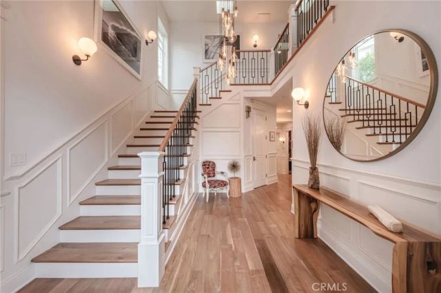 2100 Pine Ave, Manhattan Beach, CA 90266