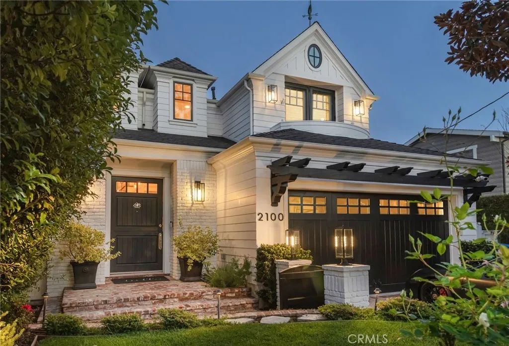 2100 Pine Ave, Manhattan Beach, CA 90266