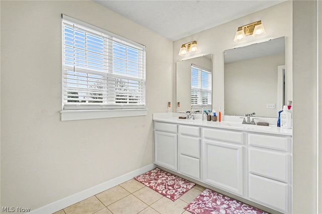 3268 Stoneleigh Road NE, Canton, OH 44721