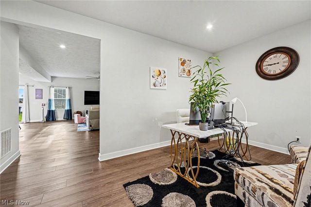 3268 Stoneleigh Road NE, Canton, OH 44721