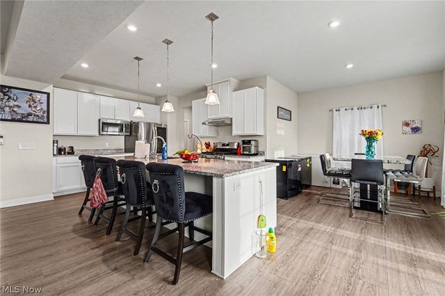 3268 Stoneleigh Road NE, Canton, OH 44721