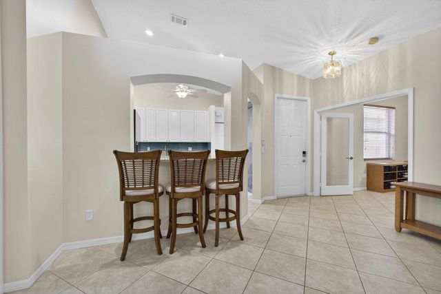 8638 Lineyard Cay, West Palm Beach, FL 33411