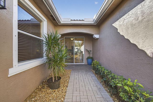 8638 Lineyard Cay, West Palm Beach, FL 33411