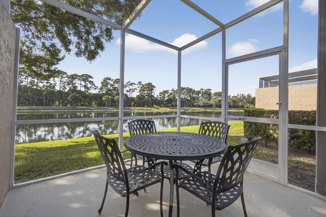 8638 Lineyard Cay, West Palm Beach, FL 33411