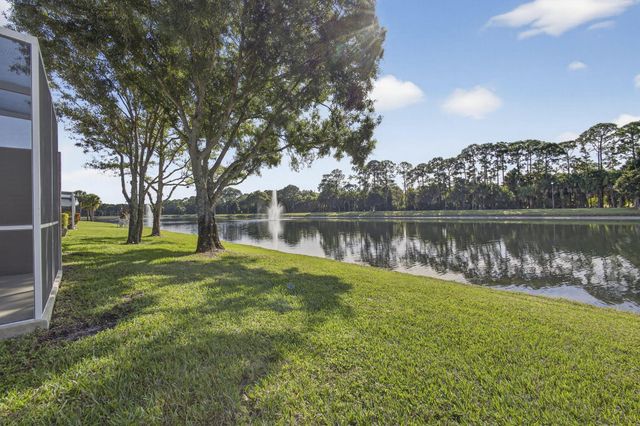 8638 Lineyard Cay, West Palm Beach, FL 33411