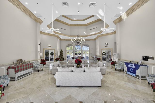 8638 Lineyard Cay, West Palm Beach, FL 33411