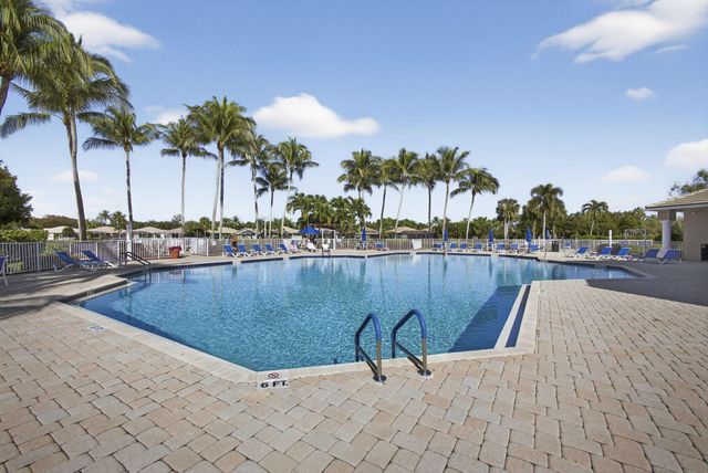 8638 Lineyard Cay, West Palm Beach, FL 33411