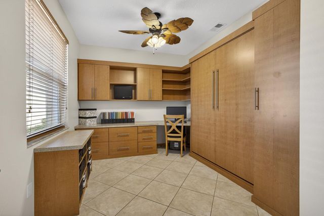 8638 Lineyard Cay, West Palm Beach, FL 33411