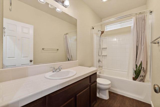 1022 Ashford Ln, Lincoln, CA 95648