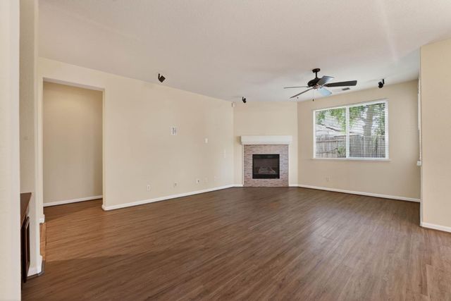 1022 Ashford Ln, Lincoln, CA 95648